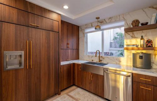 Phenomenal King, Air, Rooftop Deck, Walk to Beach - Foto 39