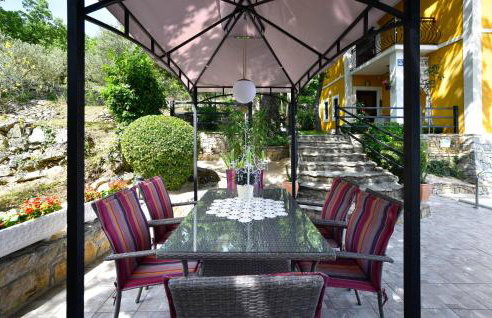 Cozy Home In Srinjine - Photo 14