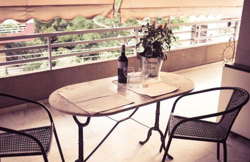 City Break Nearby Metro And Bus Express Airport - Foto 1