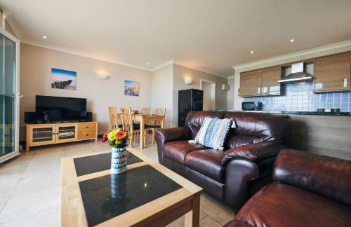 Cliff Haven "Dogs go free" - Photo 10