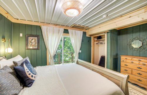 Private Island Home in Belding with Dock and Grill! - Foto 11