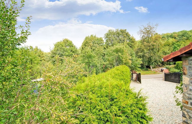 Charming Stay Near Forests - Photo 27