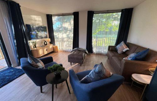 Unbox at Poplar Tree - Photo 55