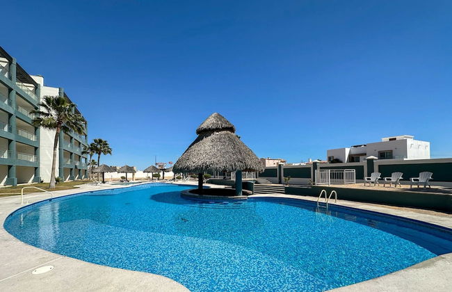 2BR Sunset Escape for Families - Foto 35