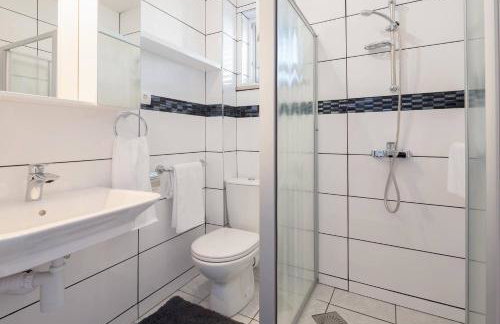 La Perla Apartments - Photo 13