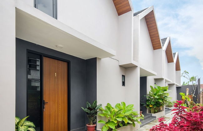 Calma Jawon Villa Jogja - Photo 30