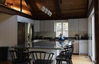 Secluded escape with hot tub, pizza oven, fireplace - Foto 36