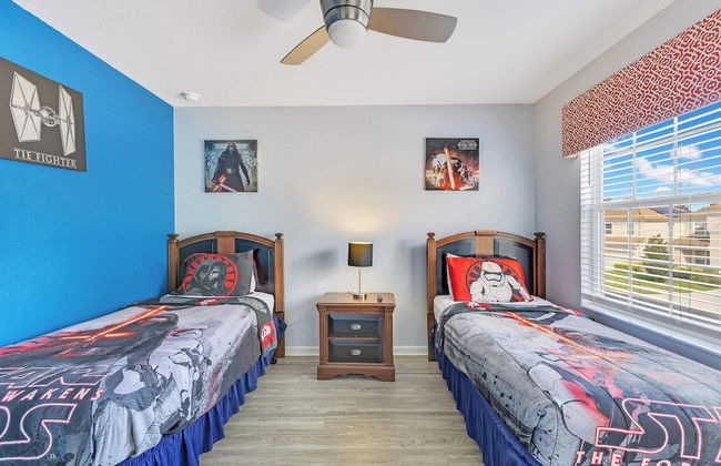 Windsor Hills 6BR Home Pool Spa Private Theater - Foto 3