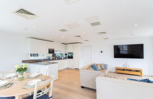 2 Bed 2 Bath Penthouse With Amazing Views with Free Parking - Foto 9