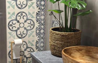 Wood & Stone Guesthouse - Photo 40