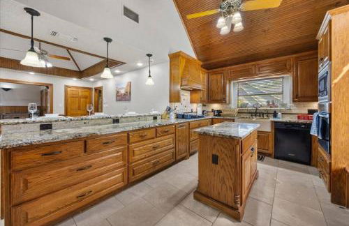 Texas Country Oasis | Near Stockyards & Arlington - Photo 16