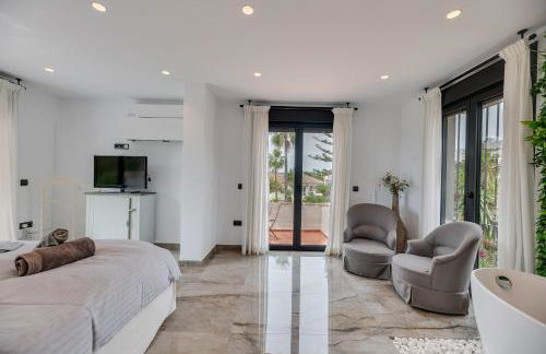 Beachside Villa in Carib Playa - Photo 13