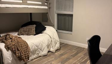 Charming 3bed 2bath Palmetto Pool Home - Photo 4