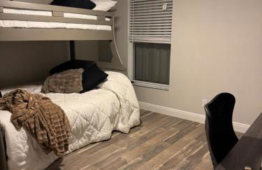 Charming 3bed 2bath Palmetto Pool Home - Photo 4