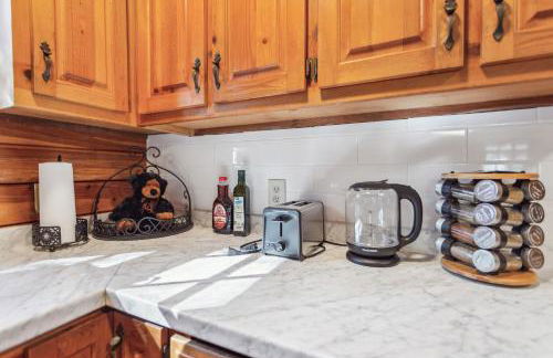 Cabin Bliss - Just 1 Mile from Lake Lanier - Foto 32