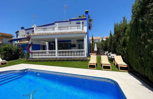 Chalet con piscina privada, parking y zona BBQ - Foto 40