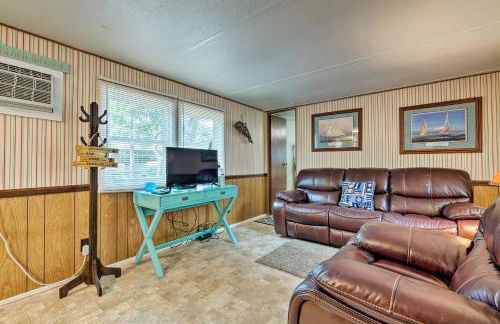 Cabin with Fire Pit, Walk to Steinhatchee River! - Foto 1