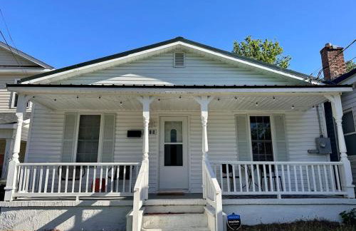 Orange Crush Cottage- Downtown Beaches & Dining - Photo 19