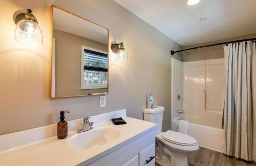 2BR Condo with Ocean Views in Downtown SW Harbor "Seaglass" - Foto 8