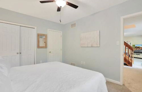 Lazy Basye Shenandoah Cabin with Hot Tub, Sleeps 10 - Foto 38