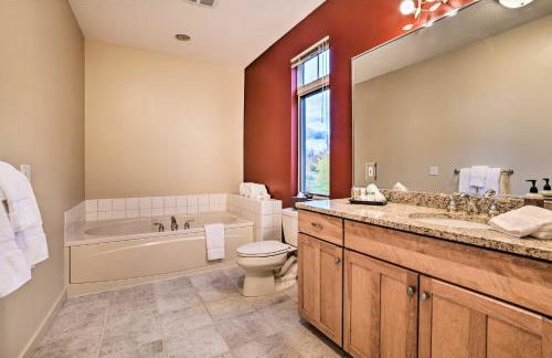 Ski-InandSki-Out! Cozy Bellaire Resort Retreat! - Foto 14