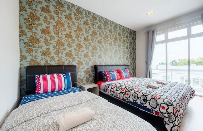 New Corner Shamrock Beach Villas Seaview - Photo 3