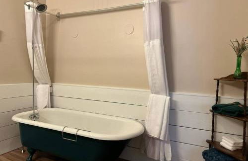 Victorian mini mansion near Lake Greenwood - Foto 31