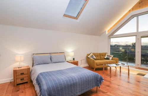 Upper Annex - Photo 11