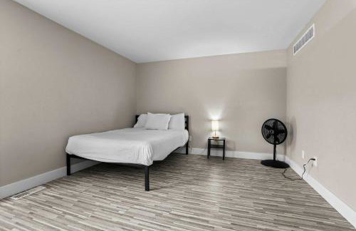 The Ultimate Rochester Getaway Cozy & Inviting - Foto 24