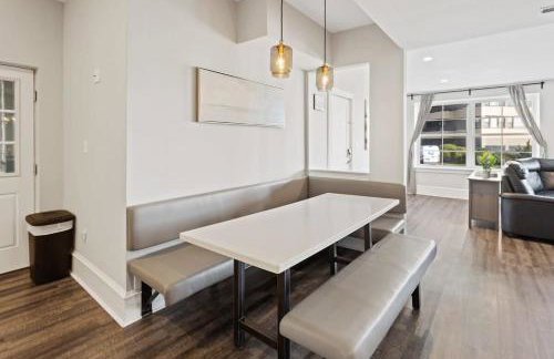 Luxurious 8BR Beach Duplex w Ocean Views - Photo 55