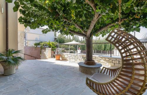 Captain's Hyatt - Photo 34