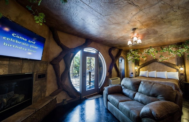 Eureka Springs Treehouses, Hobbit Caves & Castles - Photo 32