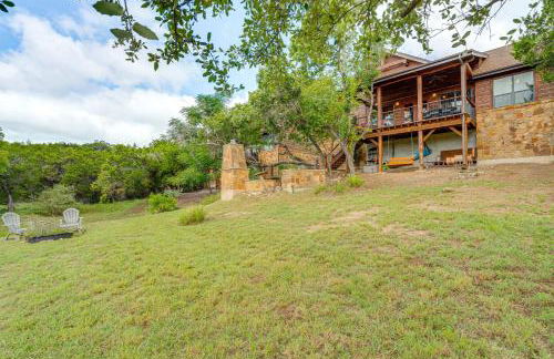 Scenic View! Lake Travis Cabin Near Pools and Marina - Foto 29