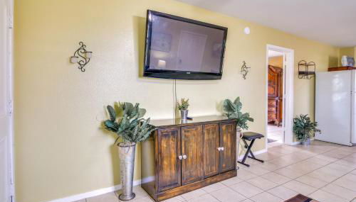 Classy San Benito Vacation Rental with Chiminea! - Foto 5