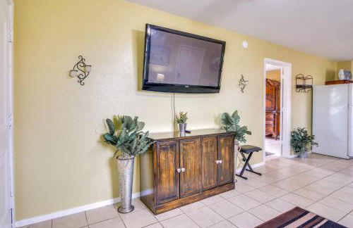 Classy San Benito Vacation Rental with Chiminea! - Foto 5