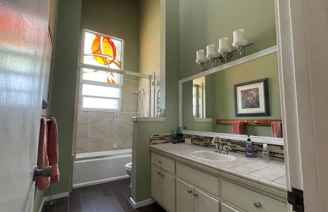 Treehouse Apartment Rentals - Foto 18