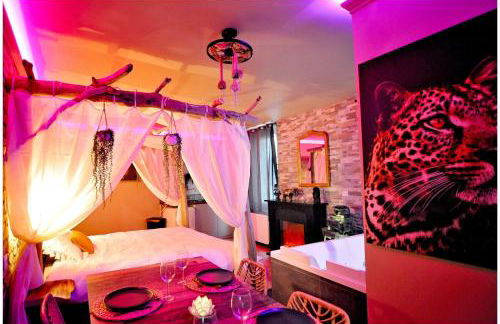 Duplex Safari jusqu'à 4 personnes, Spa XXL, day use, 5 min centre ville, cinéma, cascade et lit sous les arbres - Foto 5