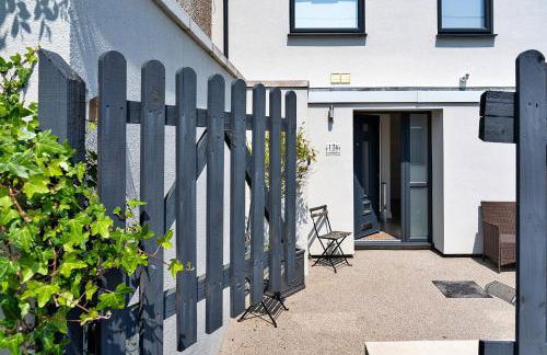 Finest Retreats - Brunels Reach - Photo 3