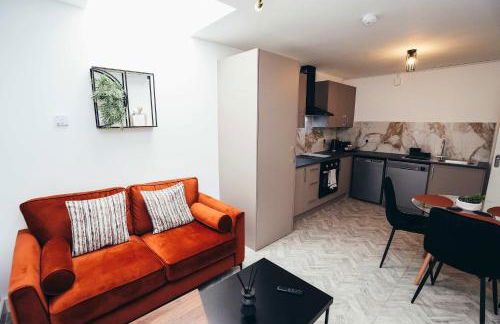 Hen & Chickens Luxury Apartments, Free Parking, By DerBnB - Photo 6