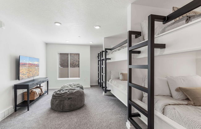 Brand New! Desert Cliff Sleeps 20 Guests! - Foto 11