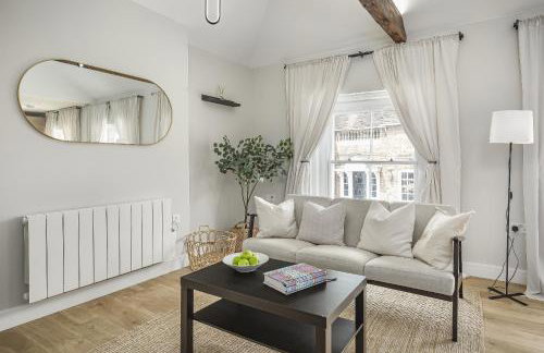 Bright 1 bedroom apartments near Farnham Castle - Photo 50