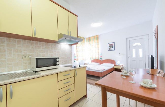 Villa Borna Apartments - Photo 12