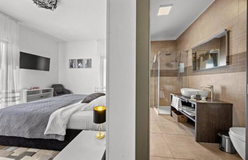 Villa Ula in Pula with heated pool, sauna & private tennis court - Photo 9