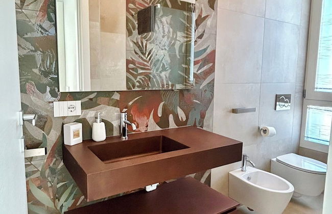 Golden Hour Retreat Lagoon View Villa With Pool - Photo 16