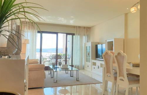 LUXURY APARTMENT FRONTAL TO THE SEA IN ESTEPONA DONCELLA BEACH - Photo 12