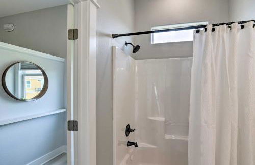 Walk to Crystal Beach Chic Family Retreat with Deck - Foto 20