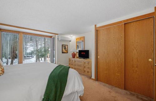 Mountain Haven for Families w Deck - Shuttle - Views - Foto 31