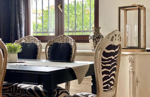 Housing León Casa con Jardín - Foto 10