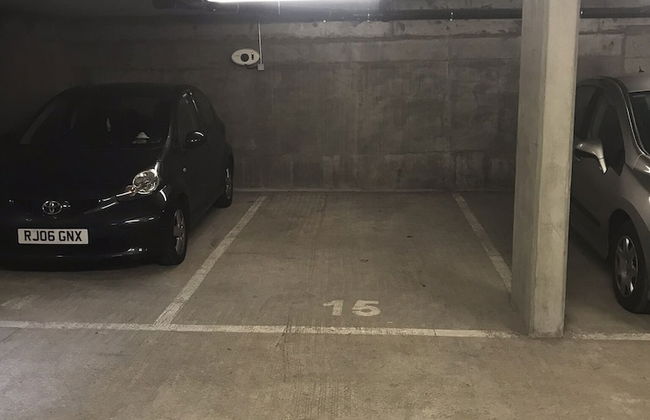 Notting Hill 2-bed Apt With Balcony, 1 min to Tube - Photo 20