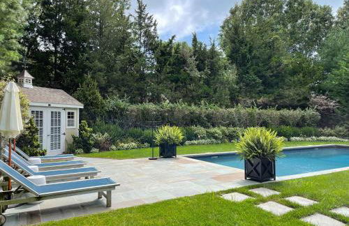 Steve's Place: Heated Pool, 3BR Southold Home, Beach - Foto 1